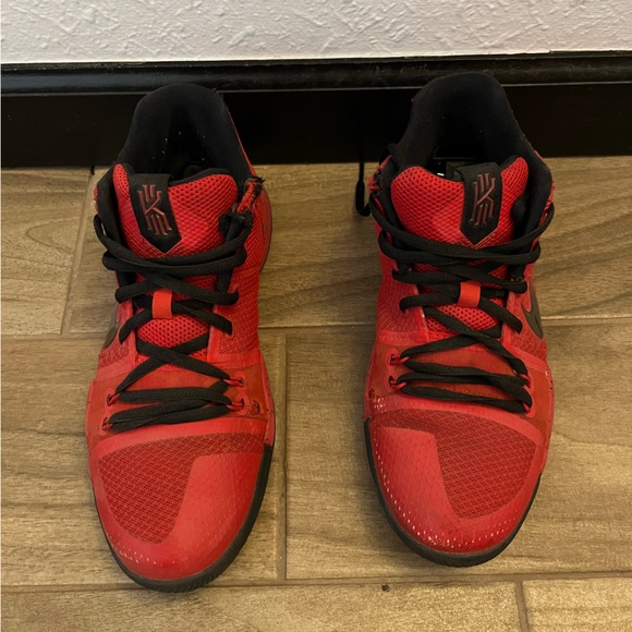 Nike Kyrie 3 GS 'Candy Apple. Size 7Y' - Picture 5 of 7